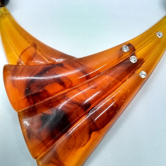 Vintage faux amber beaded necklace - Picture 6 of 13